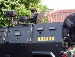 ” Ambyaar” Rumah Dinas Mantan Kadiv Propram Irjen Sambo Di Jaga Ketat Personil Mako Brimob Dan Armada taktis