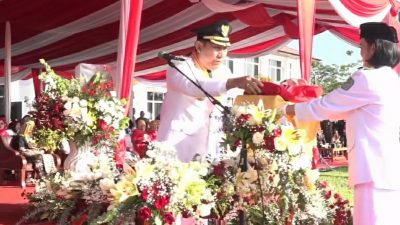 Upacara Pengibaran Bendera Merah Putih Dalam Rangka HUT RI Berjalan Khidmat