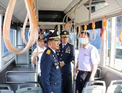 Dinas Perhubungan Kabupaten Bekasi memperkenalkan mobil bus listrik sebagai transportasi umum ramah lingkungan