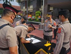 Kapolres Karawang Pimpin Upacara Dan Pelantikan Serah Terima Jabatan Kapolsek