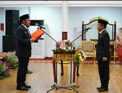 Herman Deru Lantik  Sekda Sumsel