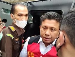 Penyidik Bareskrim Polri Menyerahkan Berkas dan Barang Bukti Kasus Pembuahan Brigadir J tahap II ke Kejaksaan Agung Republik Indonesia