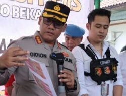 Polres Metro Bekasi Bersama Polsek Cikarang Barat Berhasil menangkap dua orang pelaku pembuat dan pengedar uang palsu