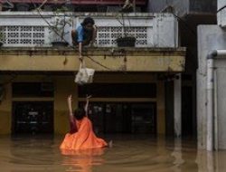 Hujan Lebat Menguyur Sejak Dini Hari Mengakibatkan Sejumlah Wilayah Jakarta Banjir