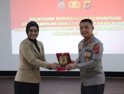 Polres Karawang menggelar Pelatihan etika pelayanan publik bagi anggota