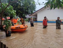 Sigap ,KODIM 0405/Lahat Bantu Korban Banjir dan Tanah Longsor