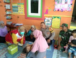 Babinsa dan Babinkamtibmas Warungkondang Lakukan Pendampingan Pada PIN POLIO