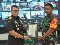 Pangdam II/Sriwijaya Berikan Penghargaan Kepada Serka Tri Adi Wibowo