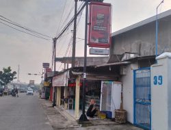 LSM BP2A2N Soroti Bangli Tempati Bahu Jalan Sepanjang Pasar Gudang Tigaraksa