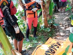 Jasad Seorang Anak Yang Tenggelam Di Kali BTB16 Teluk Jambe Di Temukan Sudah Tak Bernyawa