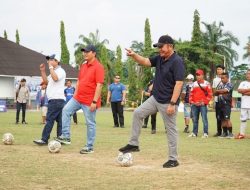 Herman Deru membuka Fun Turnament Football Usia 45 Piala Gubernur Sumsel dan Bank Sumsel Babel