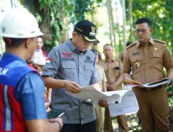 Peduli Wilayah Rawan Banjir, Bupati Enos Bersama Kadin PUTR Cek Lokasi