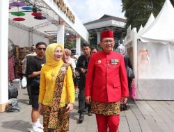 Produk kerajinan khas Kabupaten Bekasi dihadirkan di acara Pekan Kerajinan Jawa Barat