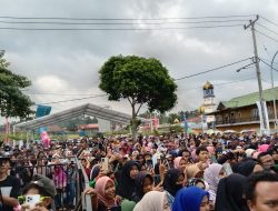 Artis Bela KDI dan Tri Suaka Hipnotis Ribuan Peserta Dalam Event Sriwijaya Ranau Gran Fondo Ke V di OKU Selatan