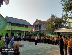 SMK Cokro Aminoto Rutin Lakukan Penurunan Bendera Setiap Bulannya