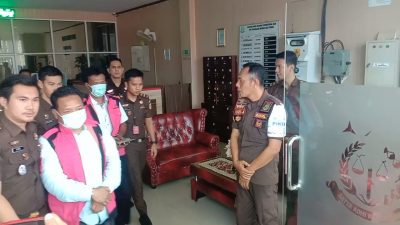 Kejari Tetapkan Tiga Tersangka Korupsi Dana Hibah Bawaslu OKU Timur