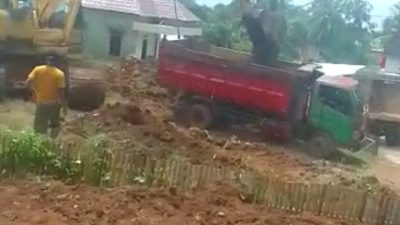 Berdalih untuk Memperindah Kantor, Kades Sukarela Diduga Jual Tanah Kerukan Tanpa Izin