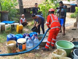 PMI Kabupaten Bekasi berperanserta dalam mengantisipasi musim panas ekstrem yang mulai dirasakan di wilayah Kabupaten Bekasi