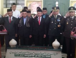 Pj Bupati Bekasi bersama jajaran Forkopimda melaksanakan zikir bersama
