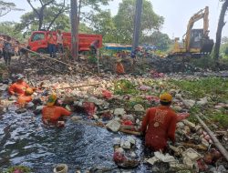 Dlh Kabupaten Bekasi Bersihkan Puluh Ton Sampah Perum Bumi Anggrek Tambun Utara