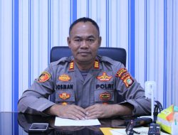 Polsek Serang Baru melaksanakan tindakan penertiban untuk memadamkan api akibat pembakaran sampah liar
