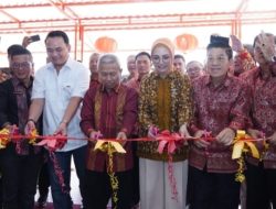 Hj.Anita Noeringhati, Ketua DPRD Sumsel dan Anggota DPRD Resmikan Gedung Tridharma Komda Sumsel di Kelenteng Kwa Ceng Bio Veteran