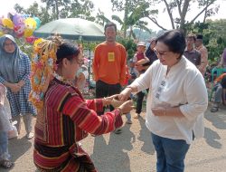 Irma Suryani Anggota Komisi IX DPR RI Kunjungi Masyarakat Buay Pemaca OKU Selatan