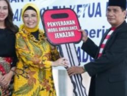 RA.Anita Noeringhati Hadiri Serah Terima Mobil Ambulance untuk Paguyuban Sate Madura Palembang