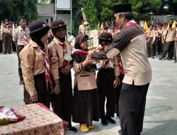 Kepala Sekolah SDN Sumberjaya 06 Membuka Kegiatan Persami Gerakan Pramuka