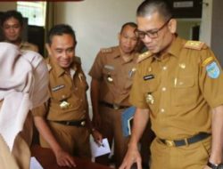 Sekda OKU Selatan Lakukan Sidak Hari Pertama ASN Kerja di Tahun 2024