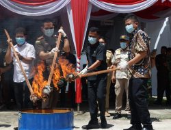 Bupati Lanosin Hadiri Pemusnahan Barang Bukti di Kejari OKU Timur