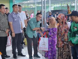 Produktif di Bulan Puasa, Ratu Dewa Bagikan 353 Sembako Hingga Tinjau Layanan Jemput Bola Dokumen Kependudukan
