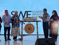 Ketua DPRD Sumsel RA Anita NoeringHati Membuka Wedding Expo 2024