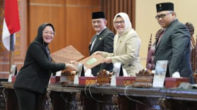 Fraksi-fraksi DPRD Prov. Sumsel menyampaikan Pandangan Umum terhadap Raperda APBD Tahun Anggaran 2025