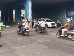Satlantas Polres Karawang Atur Lalu Lintas, Atasi Kemacetan Jalan Raya