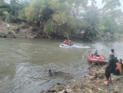 Tim SAR Gabungan Melaksanakan Operasi Pencarian Jasad Korban Seorang Anak Usia 14Tahun
