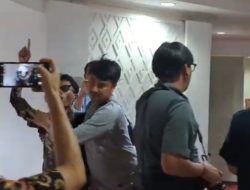 Rapat Paripurna HUT Ke-393 Kabupaten Tangerang Dihadiahi Teriakan Warga Cengkok