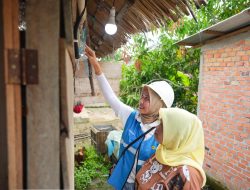 Semarak HLN ke-80, PLN UP3 Ogan Ilir Wujudkan Mimpi 11 Keluarga Pra-Sejahtera Miliki Listrik Lewat Program “Light Up The Dream”