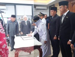 Sejarah Baru | Bupati OKU Selatan Abusama Resmi Melantik Anita Yulianti Sebagai Camat Runjung Agung