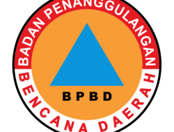 Badan Penanggulangan Bencana Daerah mengimbau masyarakat untuk meningkatkan kewaspadaan menghadapi potensi cuaca ekstrem pada puncak musim hujan