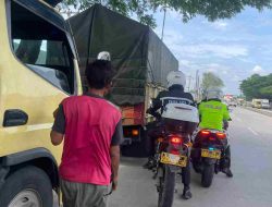 Satlantas Polres Karawang Berlakukan Pembatasan Kendaraan Sumbu 3 Dijalan Raya Lingkar Tanjungpura