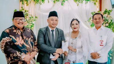 Momen Bupati Karawang Jadi Saksi Pernikahan Pertama yang Digelar di MPP Cikampek