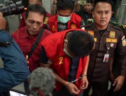 Kejati Sumsel Lakukan Penahanan KT dan RA Perkara Dugaan Suap Proyek Jaringan Irigasi PUPR Muara Enim
