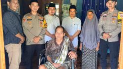 Wujud Kepedulian Polri, Warga Desa Tanjung Jaya Kecamatan Buay Pemaca Terima Bantuan Kursi Roda