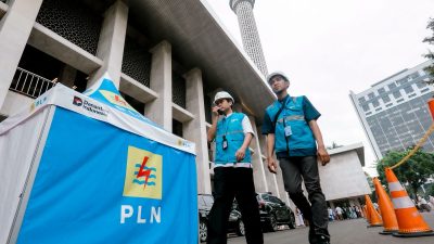 Jaga Terang di Hari Kemenangan, Cerita Petugas PLN Amankan Keandalan Listrik di Momen Idulfitri