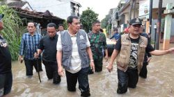 Bupati Tangerang Serahkan Bantuan Logistik di Beberapa Titik Dampak Banjir