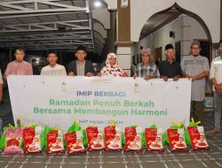 Tebar Berkah Ramadan, IMIP Salurkan Ribuan Paket Sembako