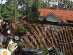 Warga Masyarakat Kampung Utan Salak RT 01/020, Desa Kertamukti Di Hebohkan Dengan Ditemukannya Seorang Ibu Pengusaha Tenda Tewas Berlumuran Darah
