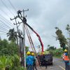 PLN Tuntaskan Perbaikan Tiang SUTM Akibat Badai di Desa Banding Anyar