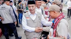 Detik-Detik ketika Bupati Aep Lepas Keberangkatan 443 Jemaah Haji Karawang Kloter JKS 04